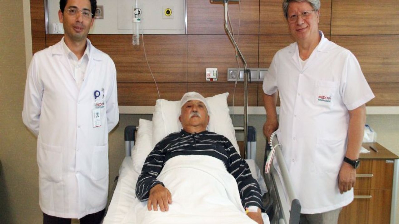 Beyin kanaması geçiren hasta bir gün sonra yürüdü