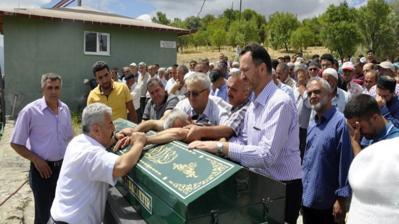 Cinnet kurbanı hemşire gözyaşları içinde toprağa verildi