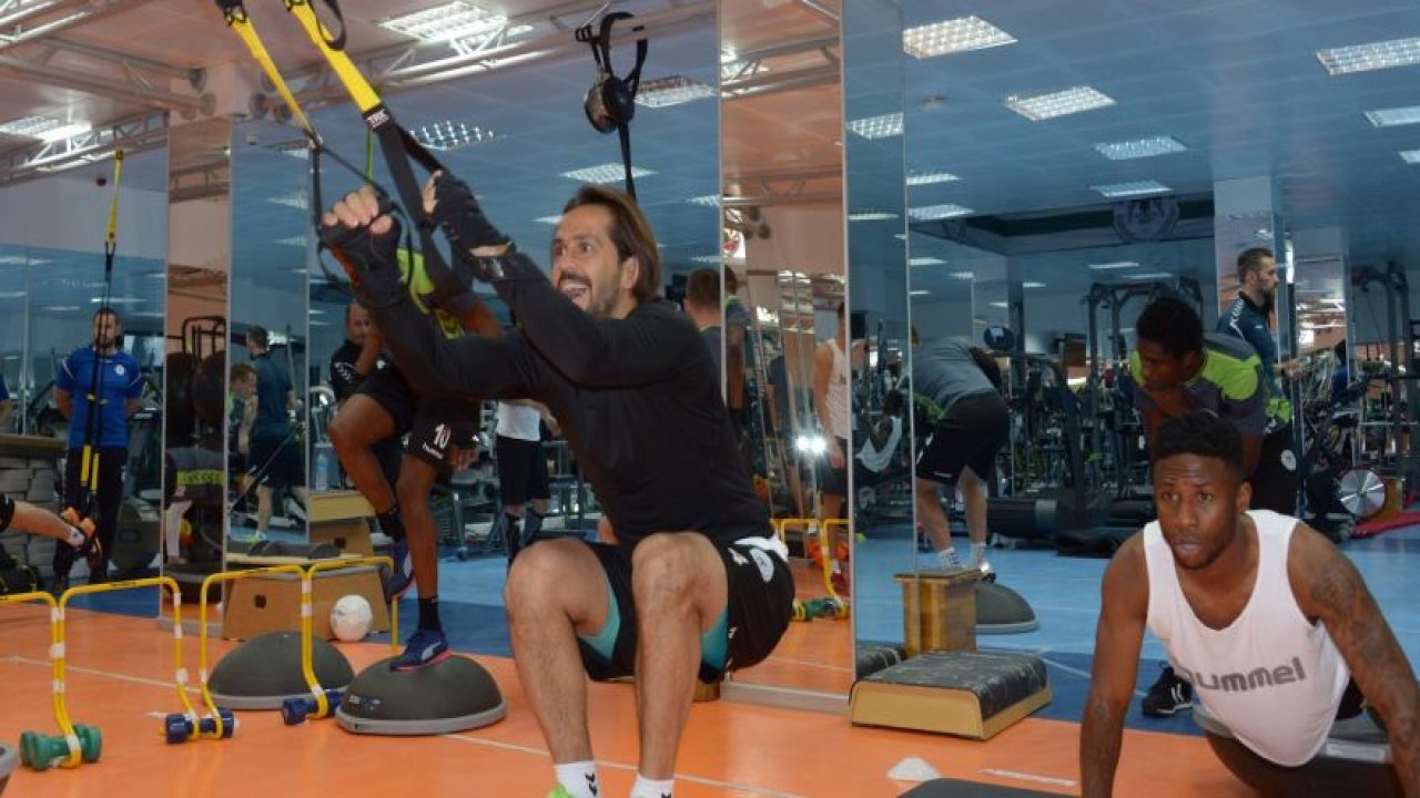Atiker Konyaspor salonda çalıştı