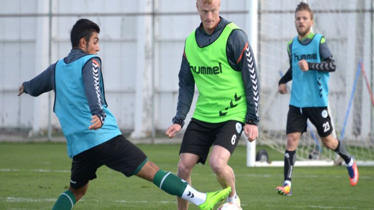 Atiker Konyaspor, Salzburg maçı hazırlıklarına ara vermeden başladı