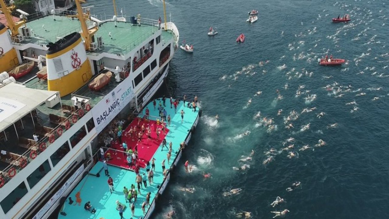 Samsung Boğaziçi Kıtalararası Yüzme Yarışı heyecanı havadan görüntülendi