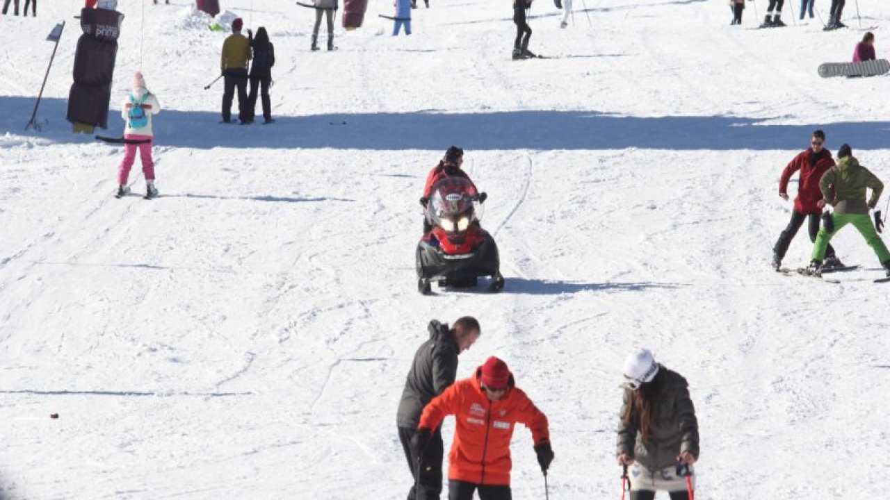 Yazdan Kalma Bir Havanın Hakim Olduğu Uludağ’da Pistler Doldu