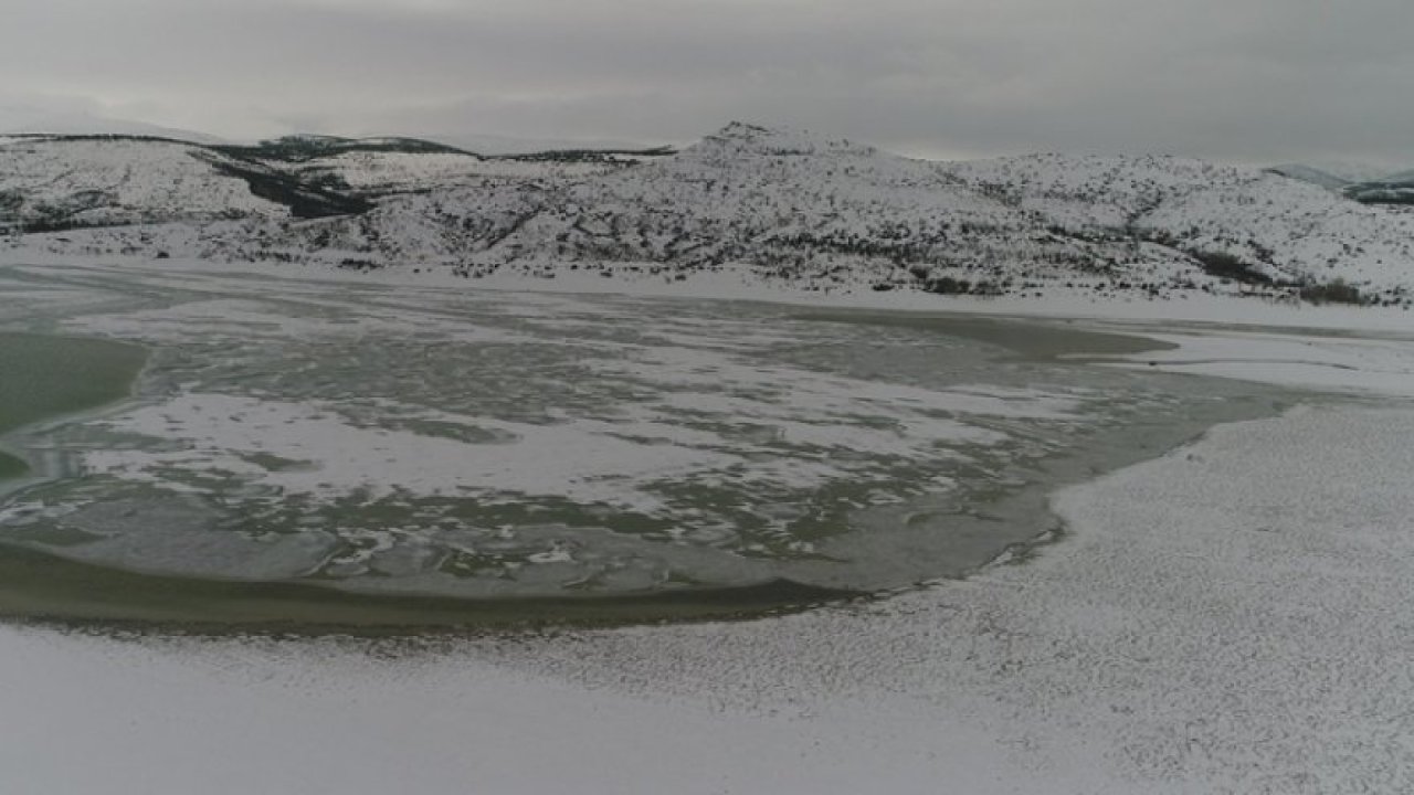 Buz Tutan Barajda Kartpostallık Görüntüler Ortaya Çıktı