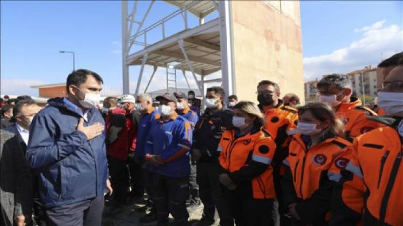 Bakan Kurum'dan arama kurtarma ekiplerine teşekkür