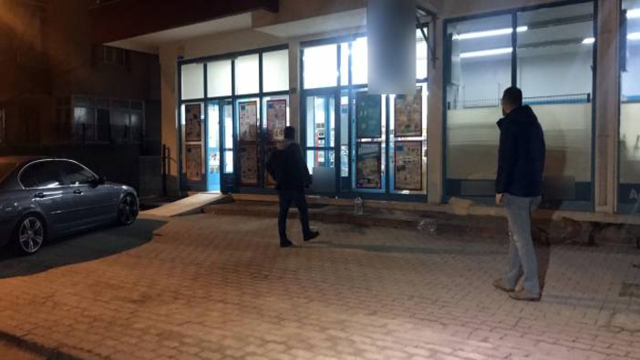 Marketin tuvaletinde saklanıp 25 bin lirayı çaldılar