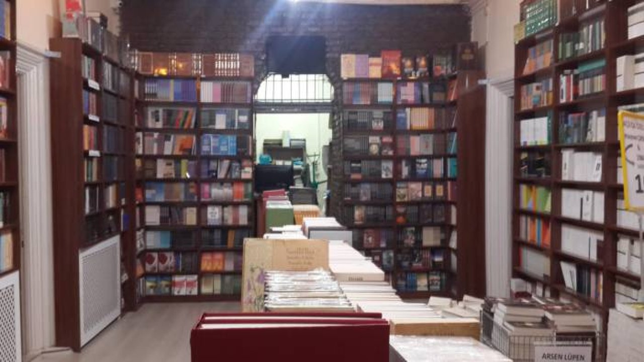 Kitap Dünyası Yeni Yerinde