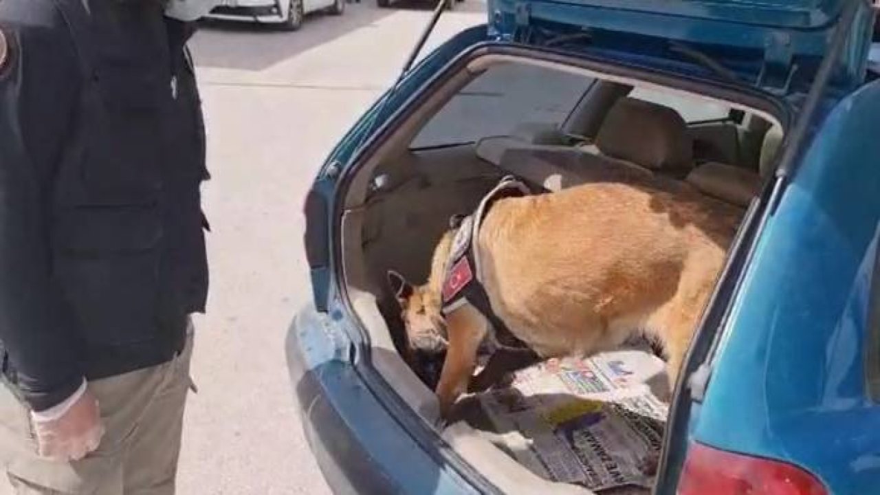 Otomobilin bagajından 5 bin 150 adet ecstasy çıktı