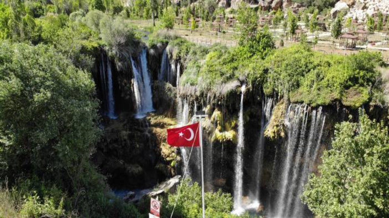 Doğa harikası Hadim Yerköprü Şelalesi tam kısıtlama sonrası ziyaretçileri bekliyor
