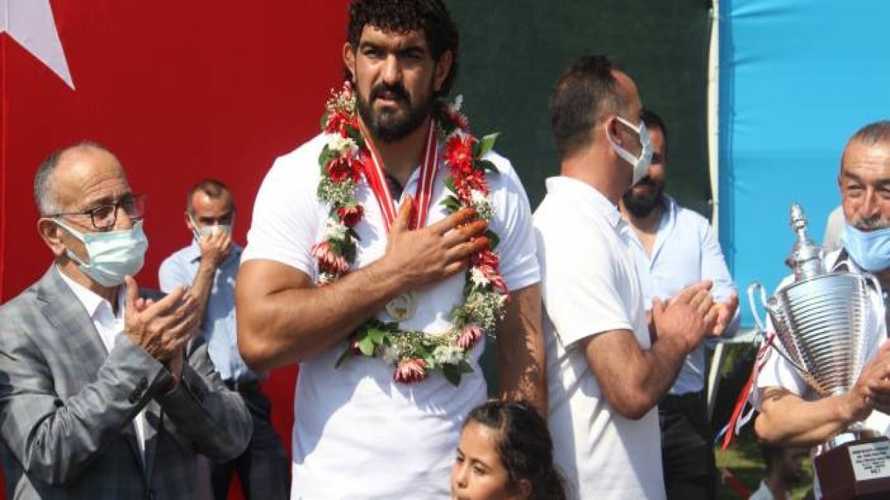 Konyalı pehlivan İsmail Koç memleketinde 'şampiyon' gibi karşılandı