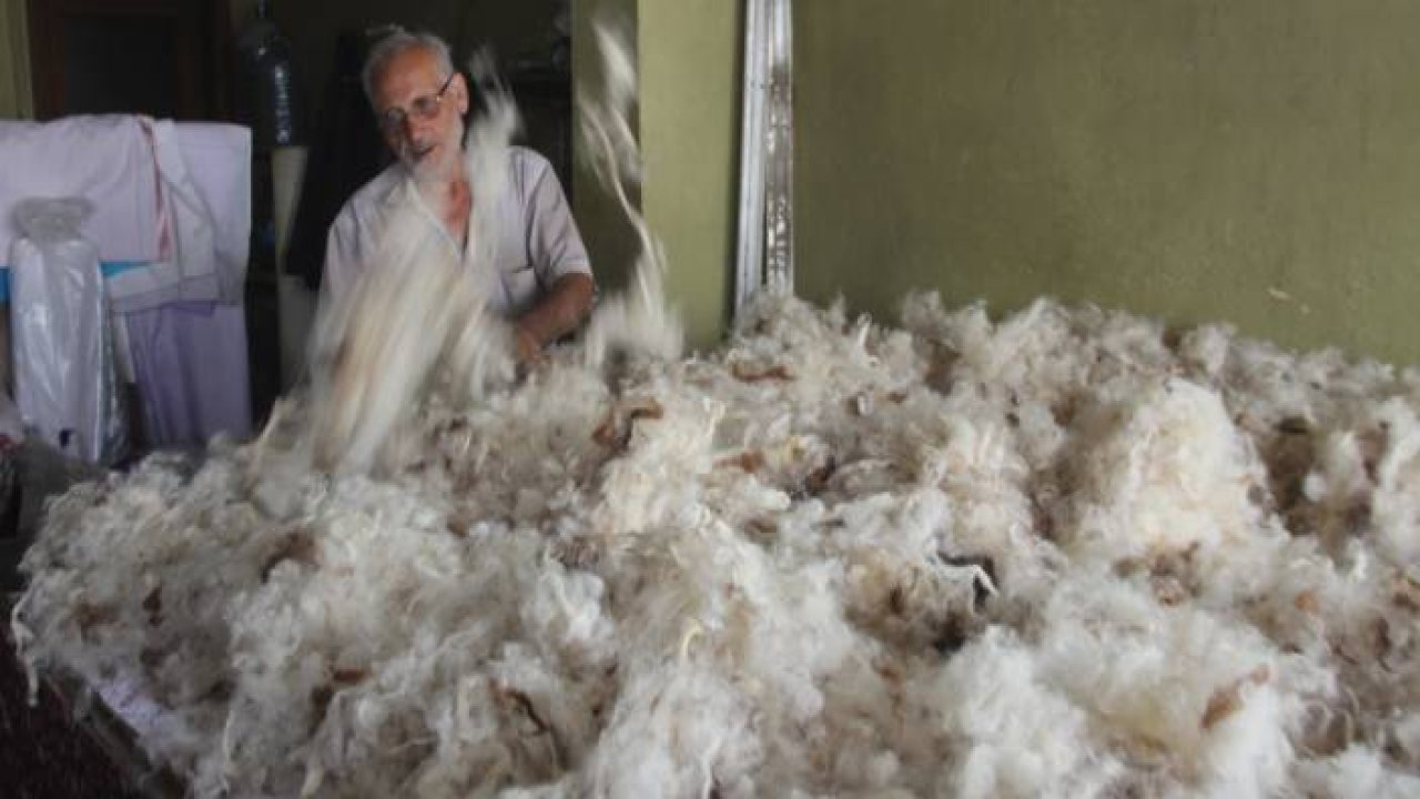 52 yıldır ekmeğini iğneden kazanıyor