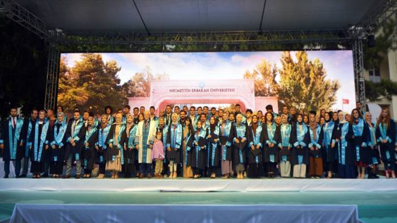 NEÜ’de ‘Geleceğe Mesaj’lı mezuniyet coşkusu