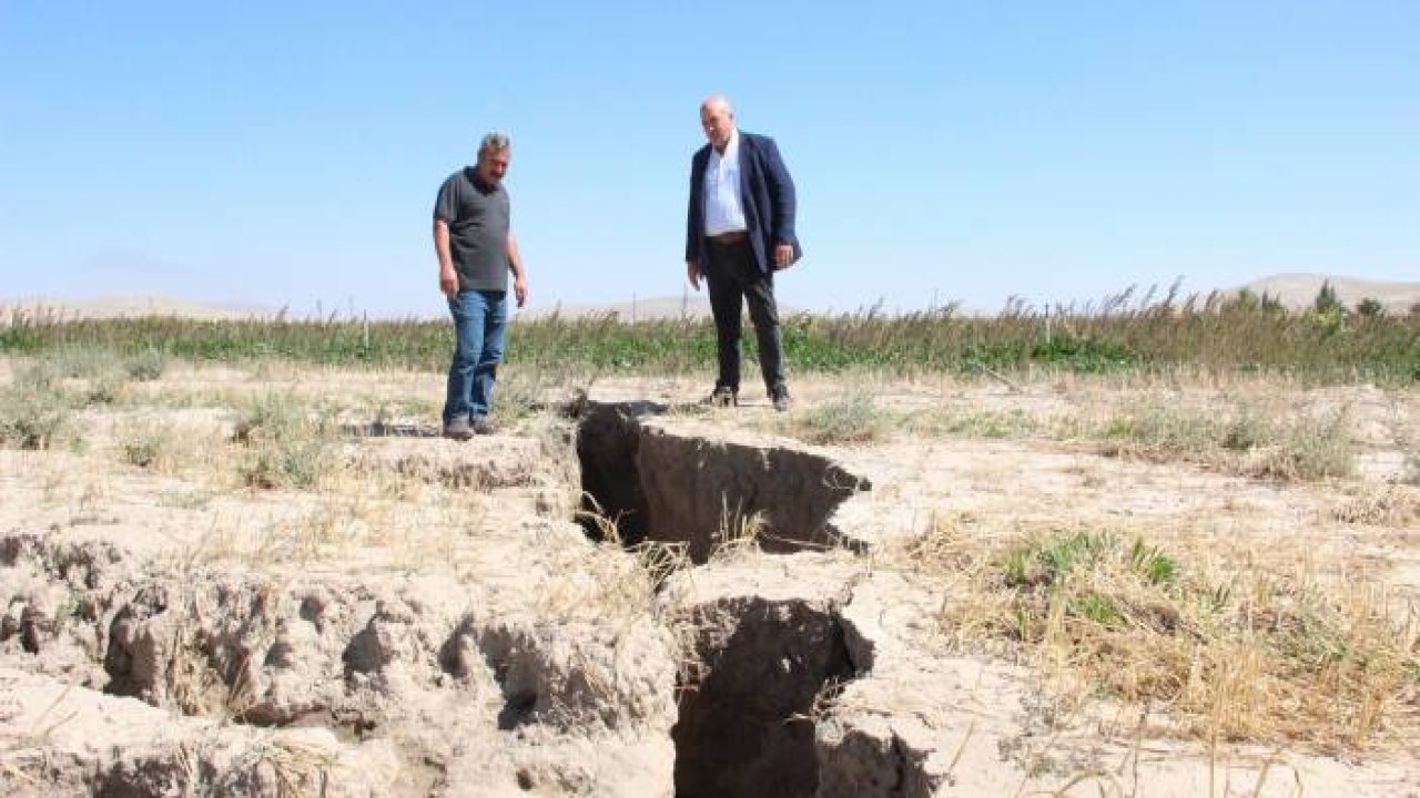 Konya’da Görünen Yüzey Yarıkları Karaman’da da Oluştu