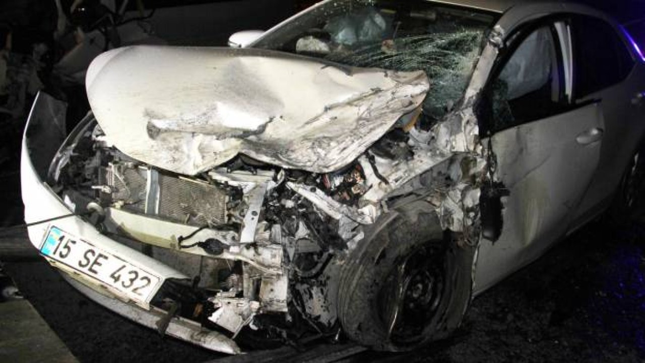 Yolcu minibüsü ile otomobil çarpıştı: 8 yaralı