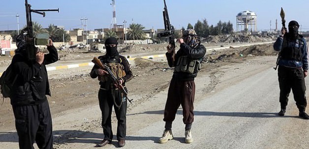 IŞİD Felluce'de 300 asker öldürdü