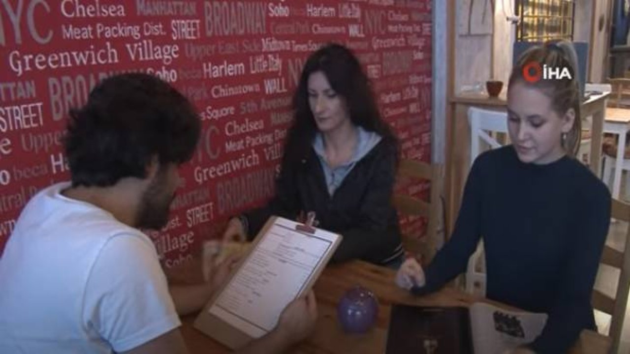 Bu Kafede İngilizce Konuşmayana İkram Yok