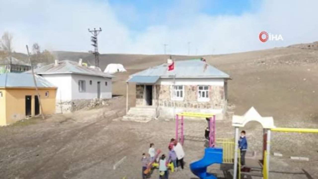 Eğitim Meleği Canan Öğretmen, Çocuk ve Kadınların Gönlüne Dokunuyor