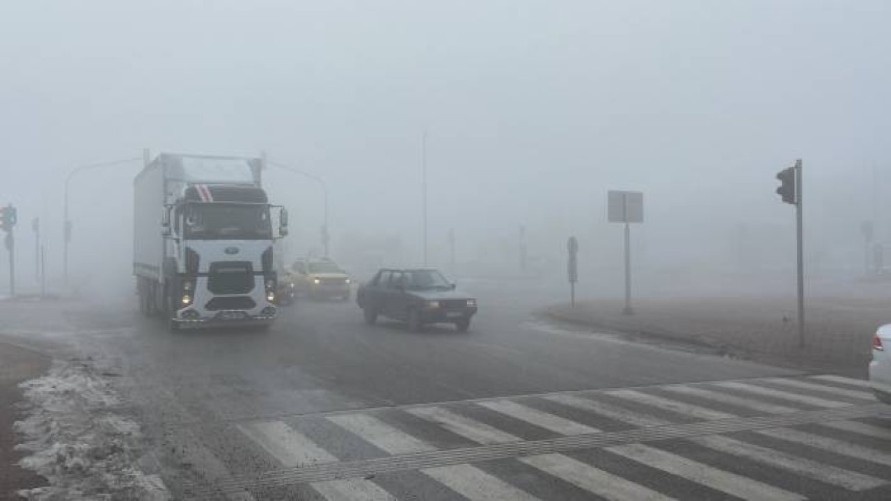 Konya'da yoğun sis etkili oldu, kazalar meydana geldi