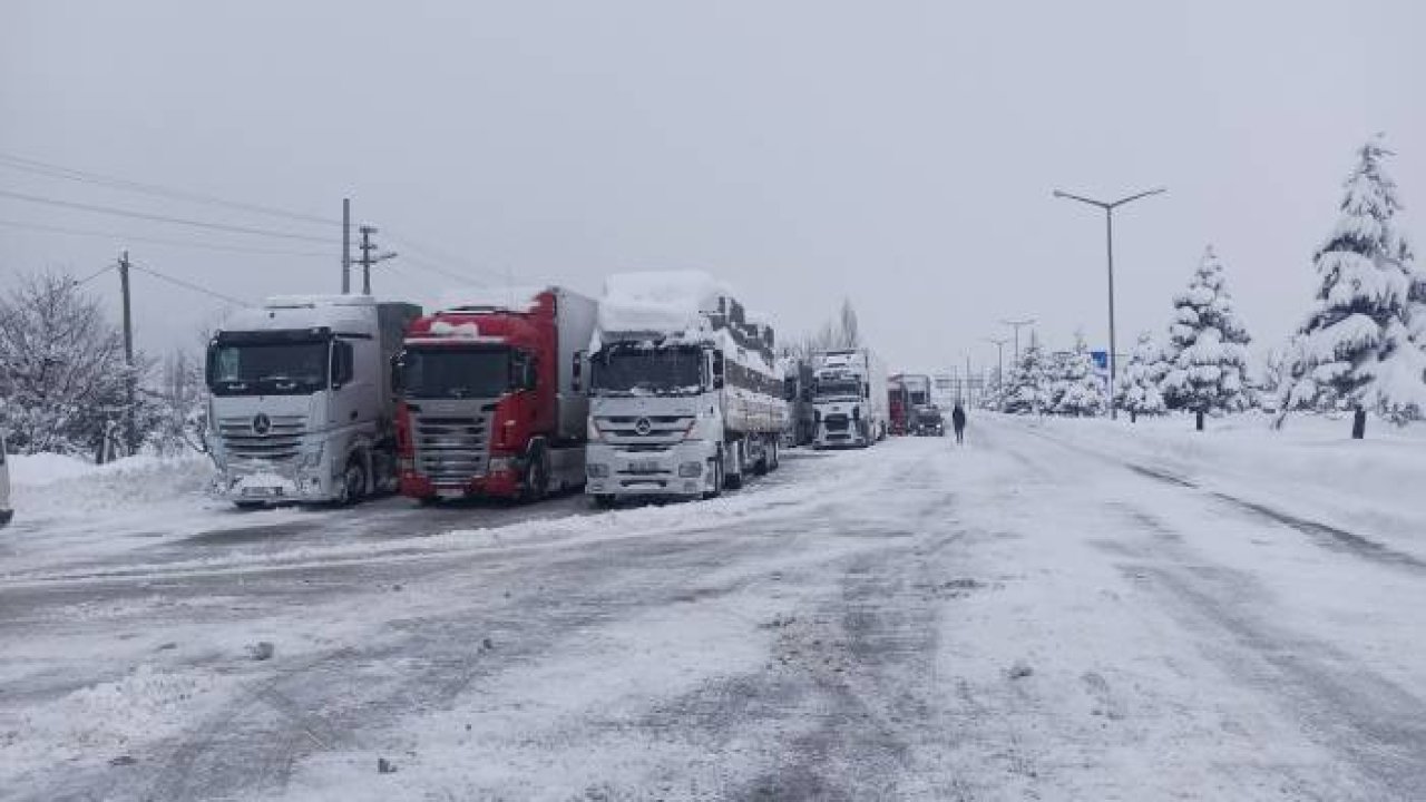 Konya-Antalya karayolunda ulaşım güçlükle sağlanıyor