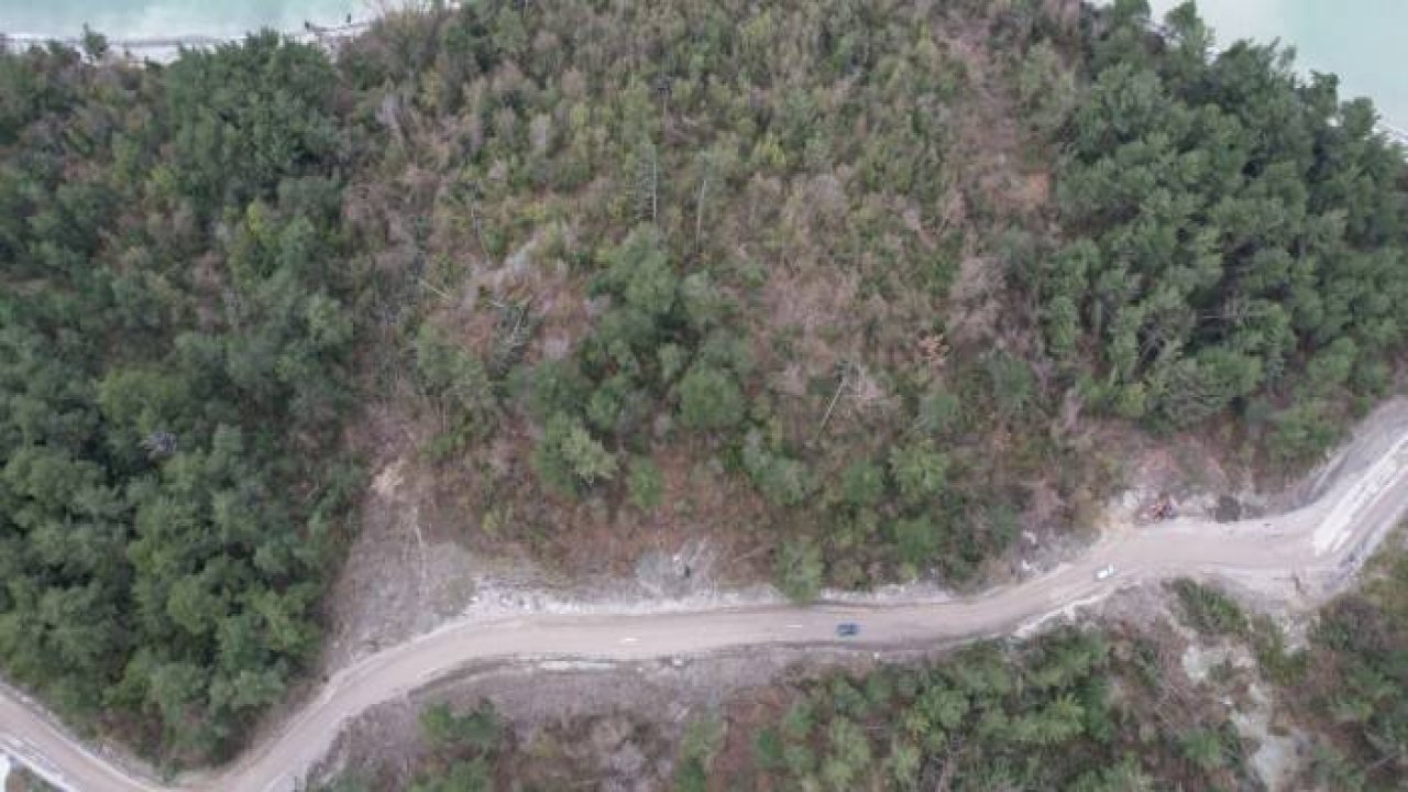 Kar sularının erimesiyle dağın büyük bölümü kaydı