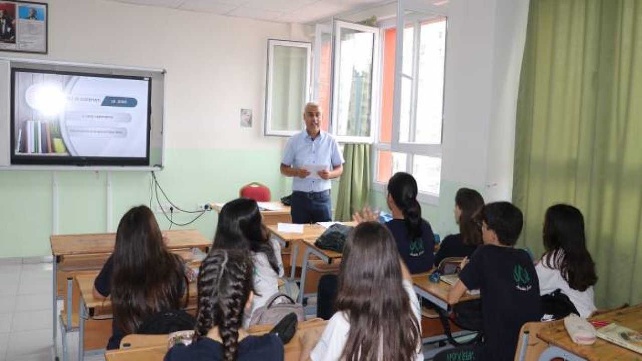 Kekemeliği yenip Edebiyat Öğretmeni oldu