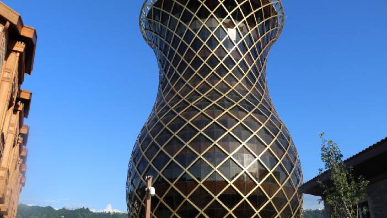 Dev çay bardağında fotoğraf çektirme yarışı