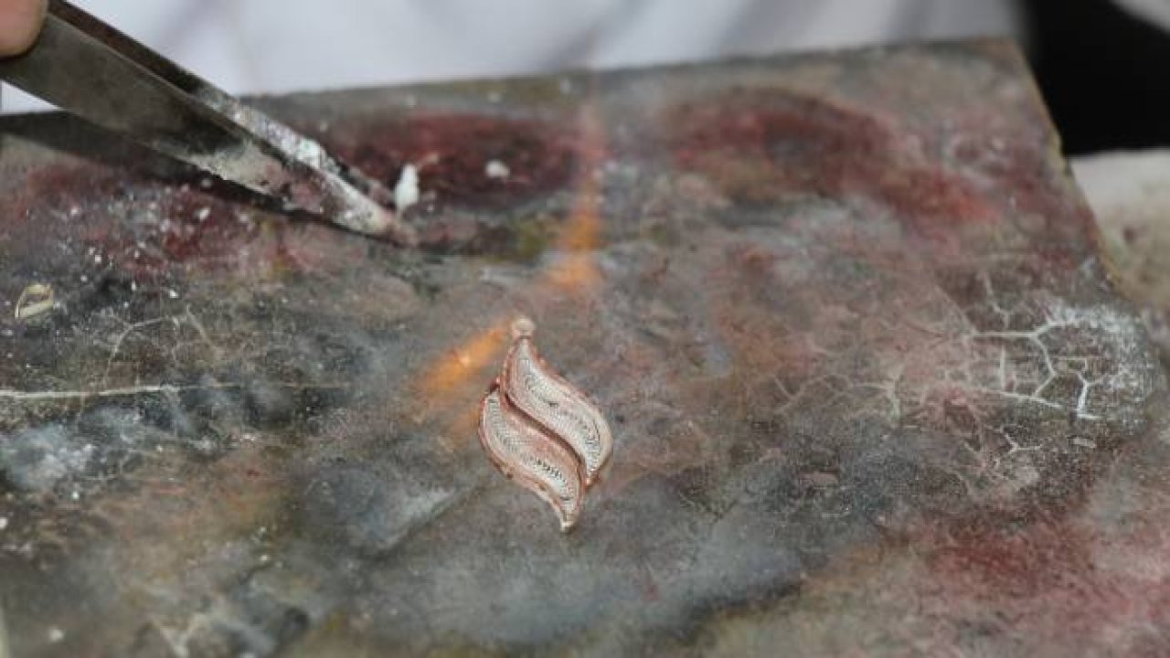 Kursiyerler 5 bin yıllık sanatı öğreniyor