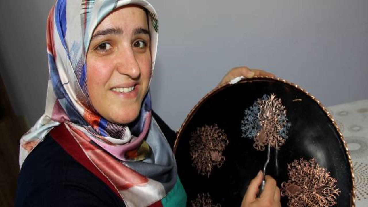 Erzincan’ın tek kadın bakır ustası oldu