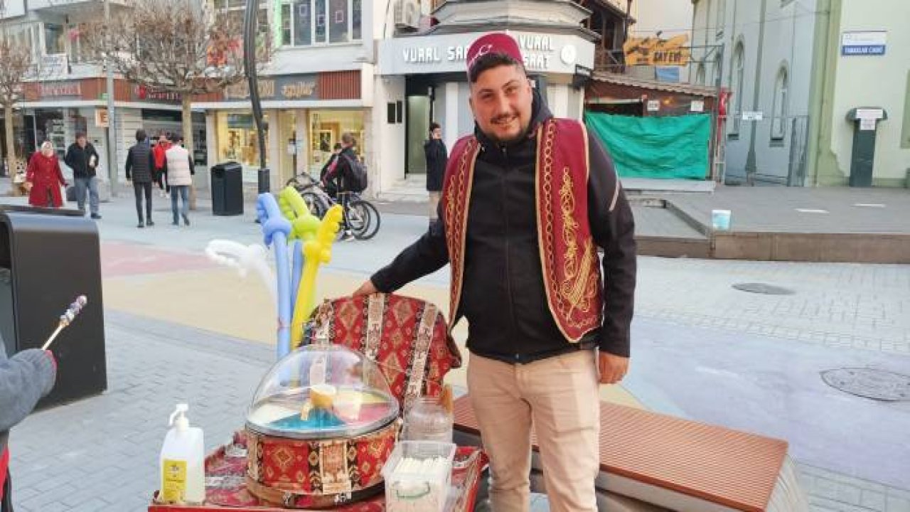 Sokak sokak gezip Osmanlı macunu satıyor
