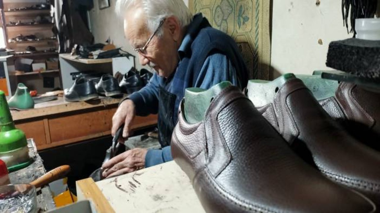 Bolu'da 79 yaşındaki ustanın 70 yıllık meslek aşkı