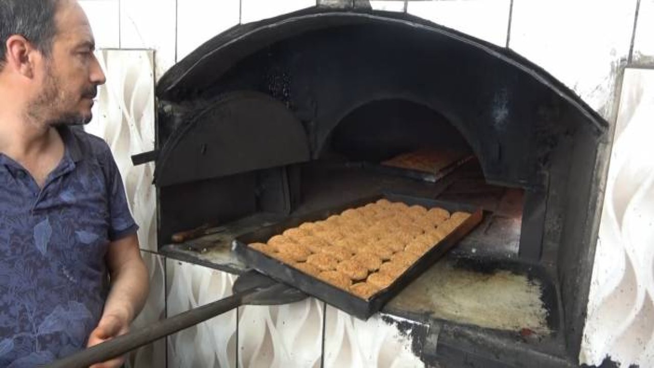 Deprem bölgesi Osmaniye’de bayram kömbesi mesaisi