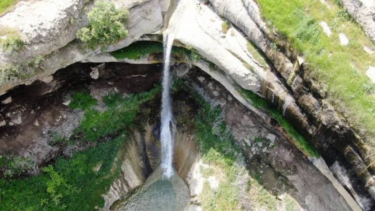 Diyarbakır’da bin yıldır akan şelale drone ile görüntülendi