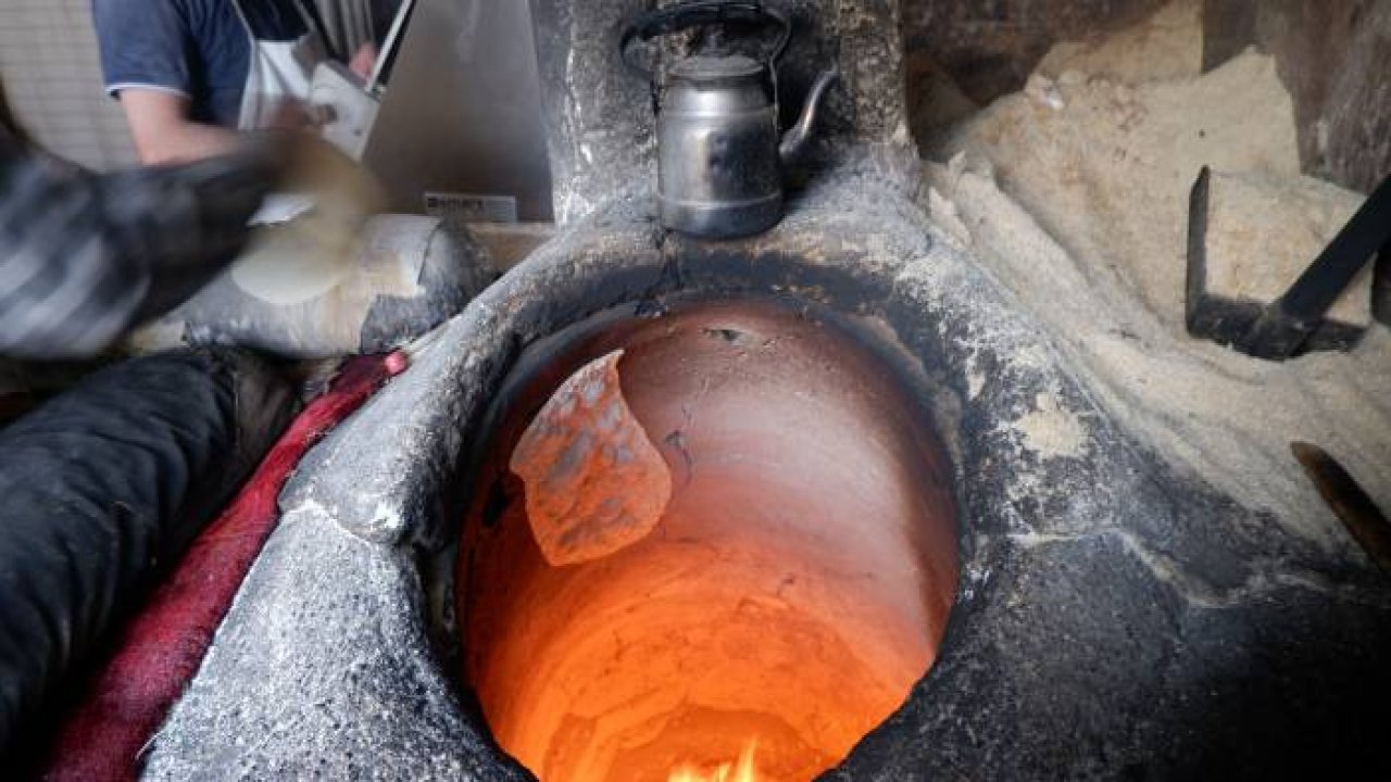 Erzurum’un vazgeçilmez lezzeti: Lavaş ekmeği