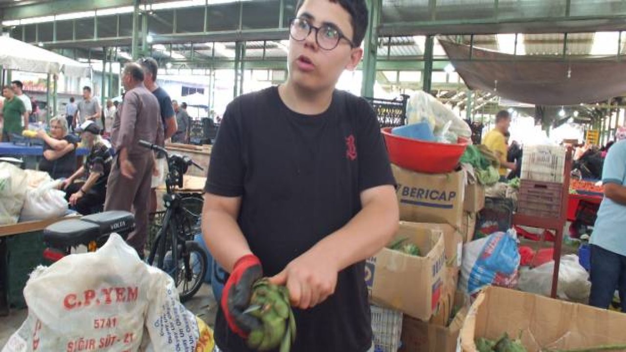 13 yaşında günde bin 500 enginar soyan çocuk fenomen oldu