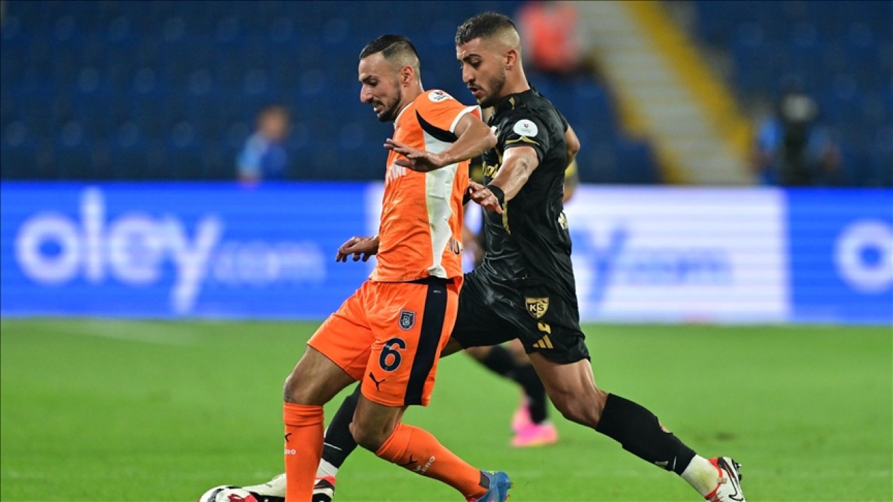 Başakşehir-Kayserispor maçında dostluk kazandı