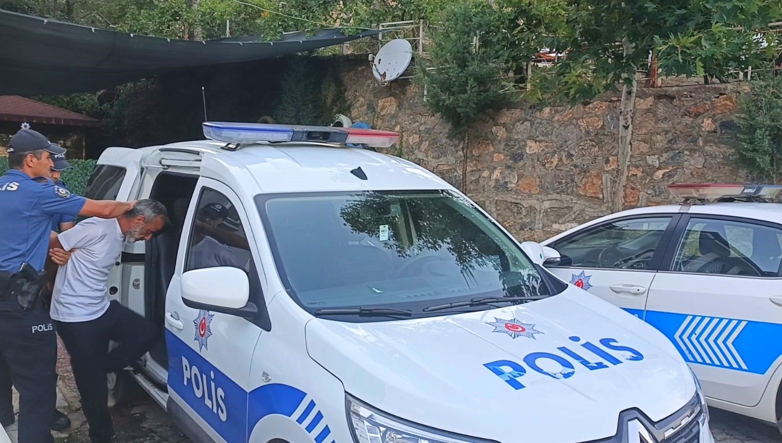 Konya'da aranan firari hükümlü çobanlık yaparken yakalandı