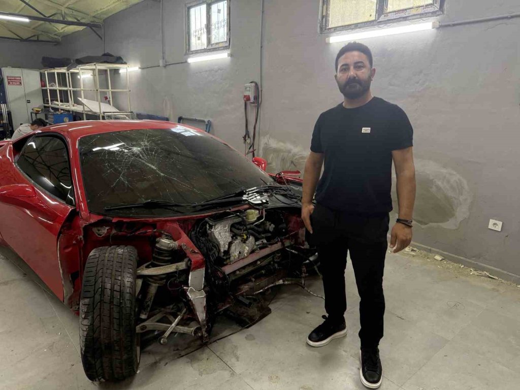 17 milyonluk Ferrari'yi pert etti