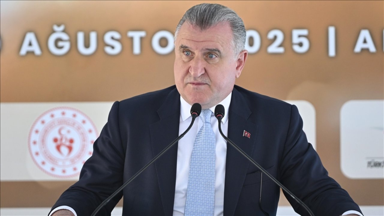 Bakan Bak'tan sporda devrim vurgusu