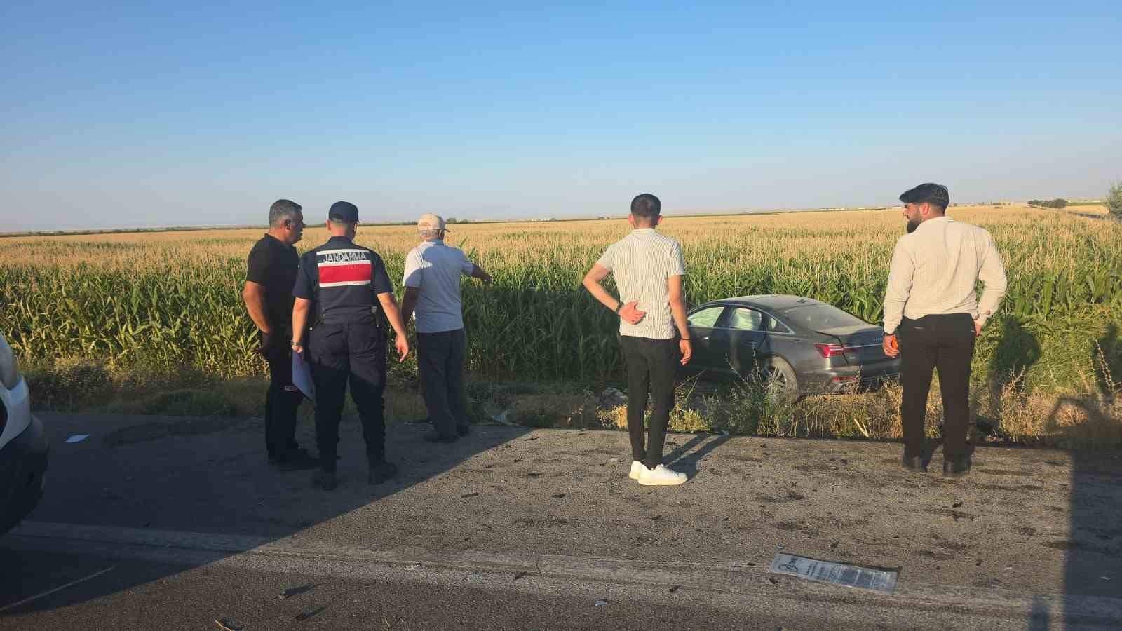 Aksaray’da kazada iki otomobil mısır tarlasına savruldu!