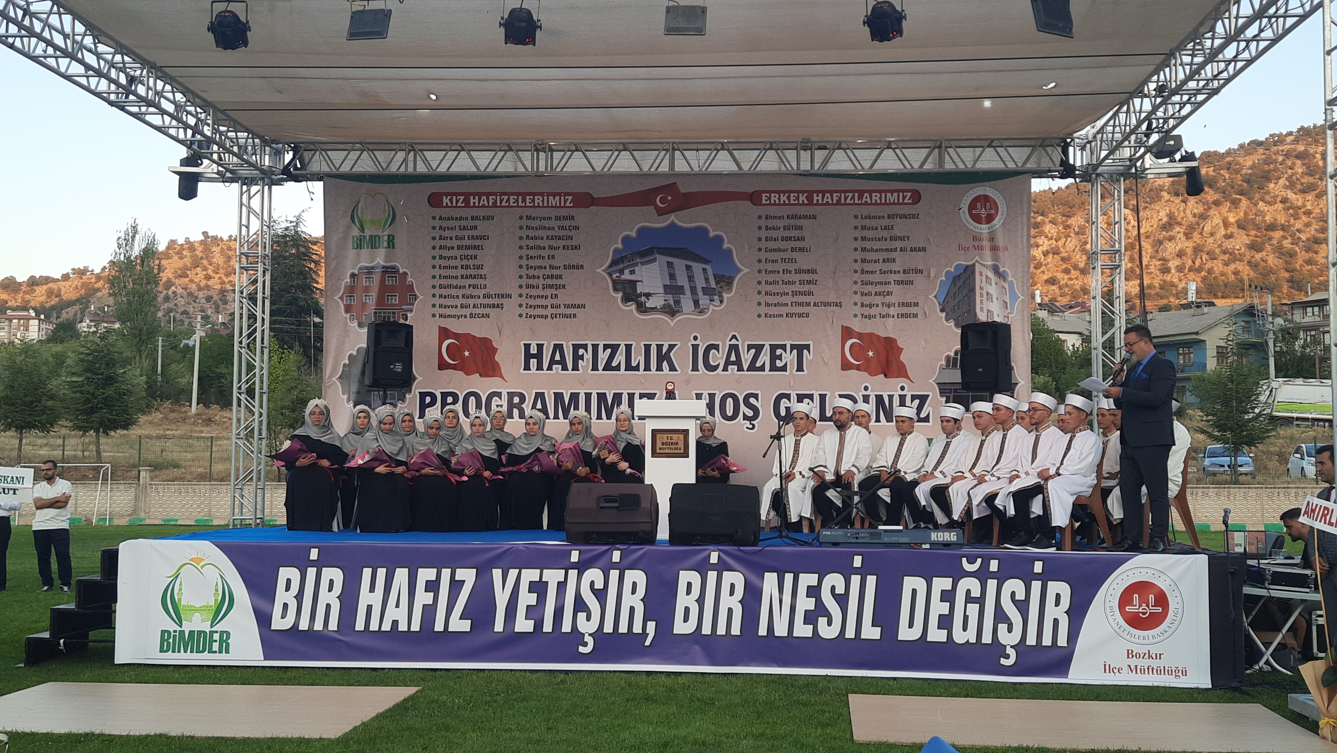Bozkır’da hafızlık eğitimi tamamlayan 41 öğrenciye icazet belgesi verildi