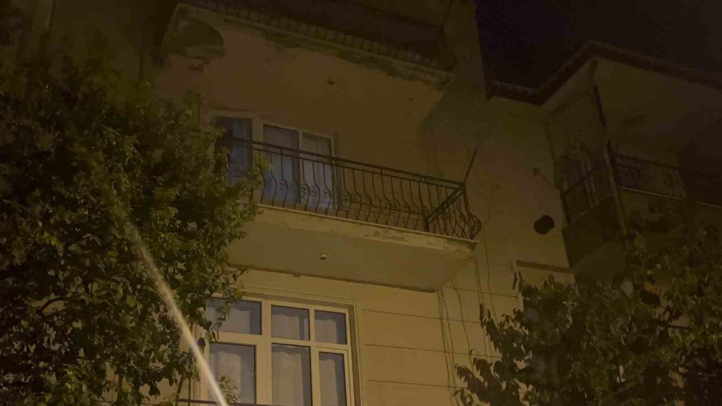 Yeğenini erkek arkadaşıyla yakalayan amca dehşet saçtı