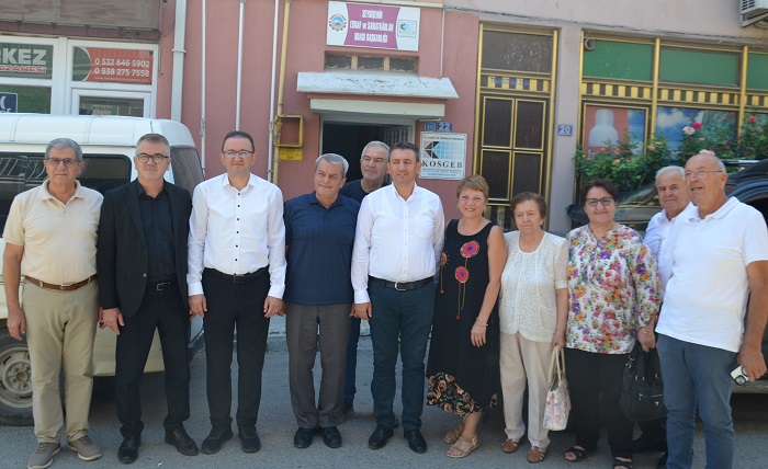 CHP milletvekilleri Konya'nın ilçesinde esnafın sorunlarını dinledi