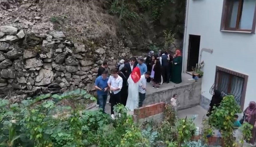 Trabzon’da  düğünde PÖH ateş açtı: 1 ölü, 2 yaralı