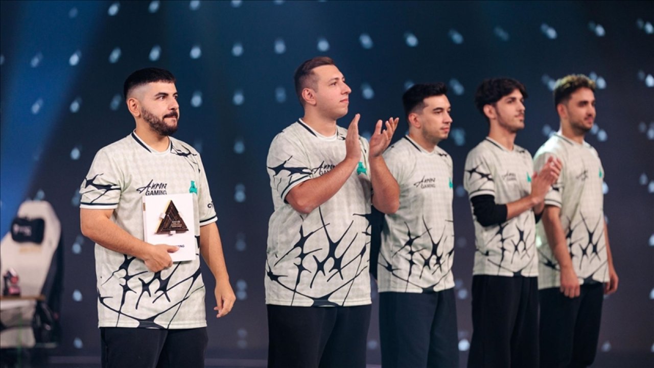 Espor Dünya Kupası'nda ikinci oldu