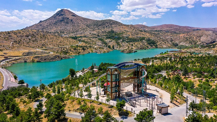 Konya belediye başkanı öğrencileri tebrik etti, keşfe çağırdı