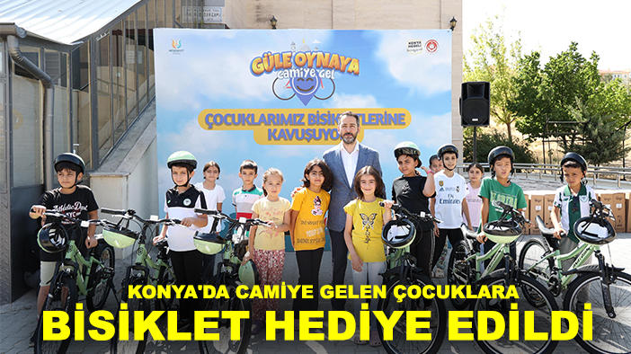 Konya'da camiye gelen çocuklara bisiklet hediye edildi