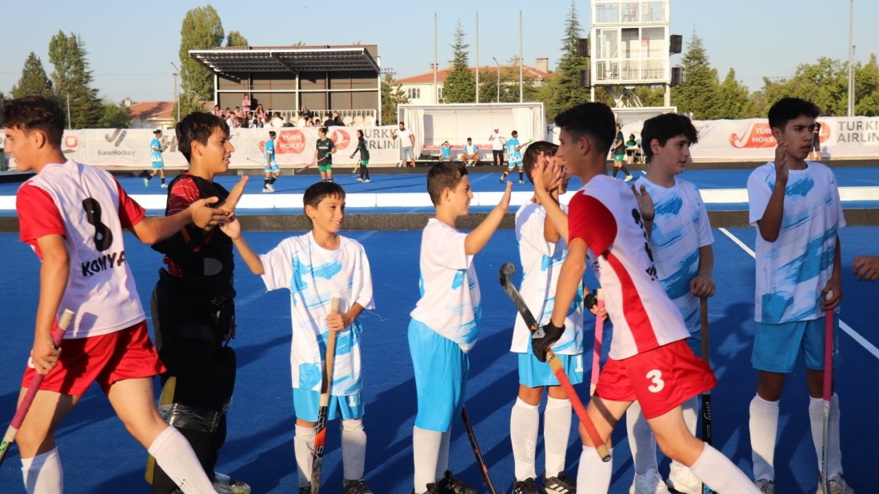 2.Lig hokey heyecanı Konya’da yaşanıyor