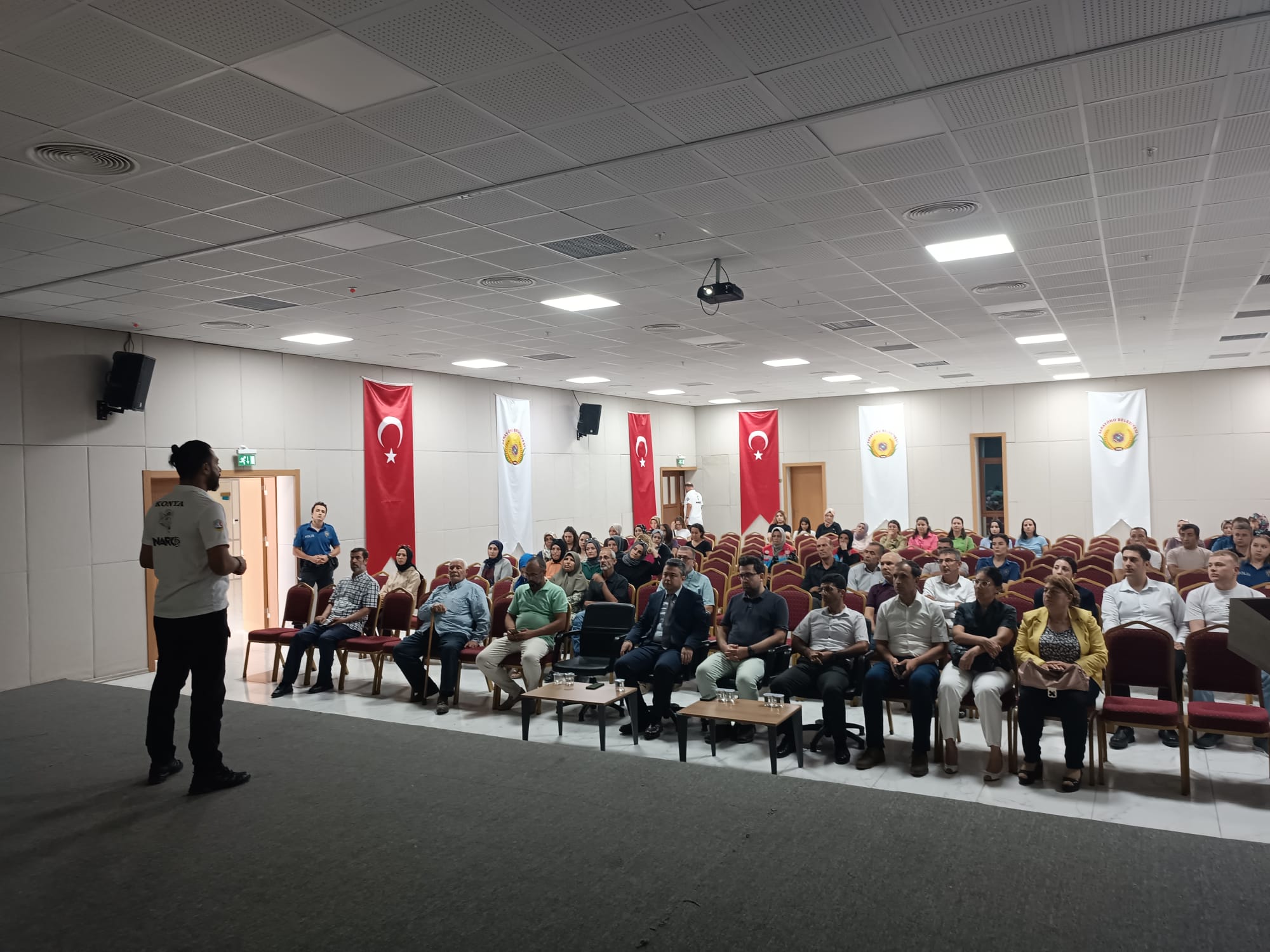 Sarayönü'nde "En İyi Narkotik Polisi Anne" semineri düzenlendi