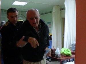 Apartmanın merdiven boşluğundan düşerek öldü