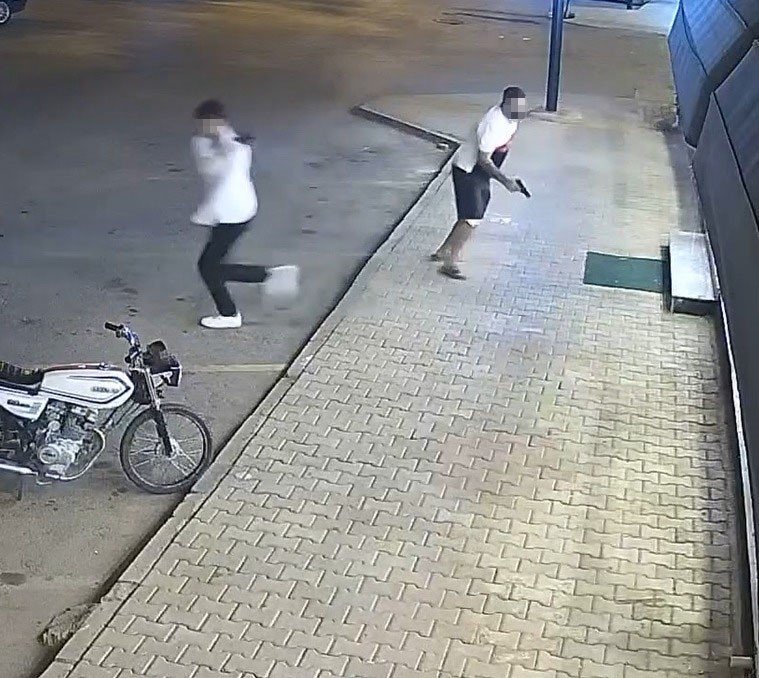 Kurşunlama anları kamerada: 2 milyon TL haraç istemişler