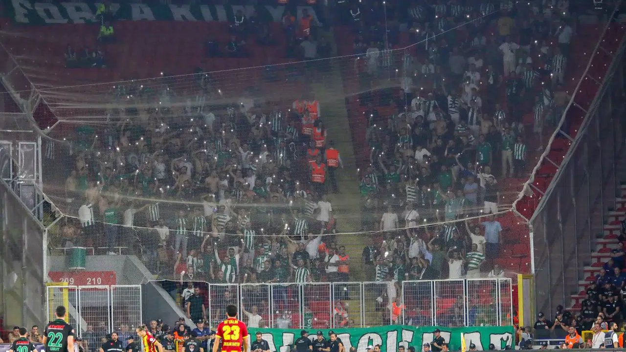 Konyasporlu taraftarlardan büyük fedakarlık